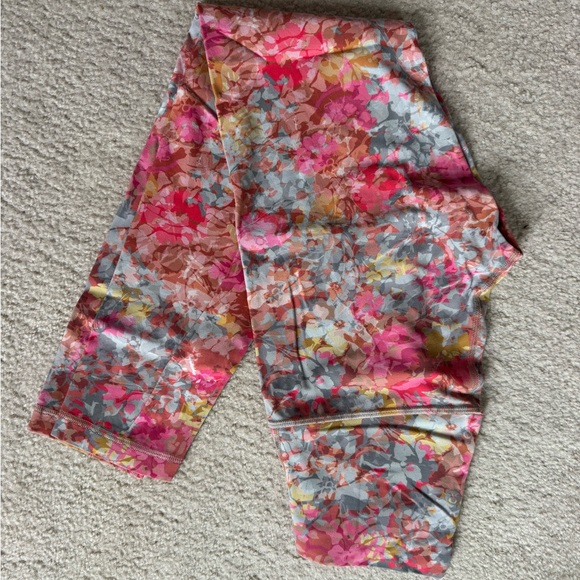 Lululemon Align Pant 25"
Inflorescence Multi - Picture 2 of 3